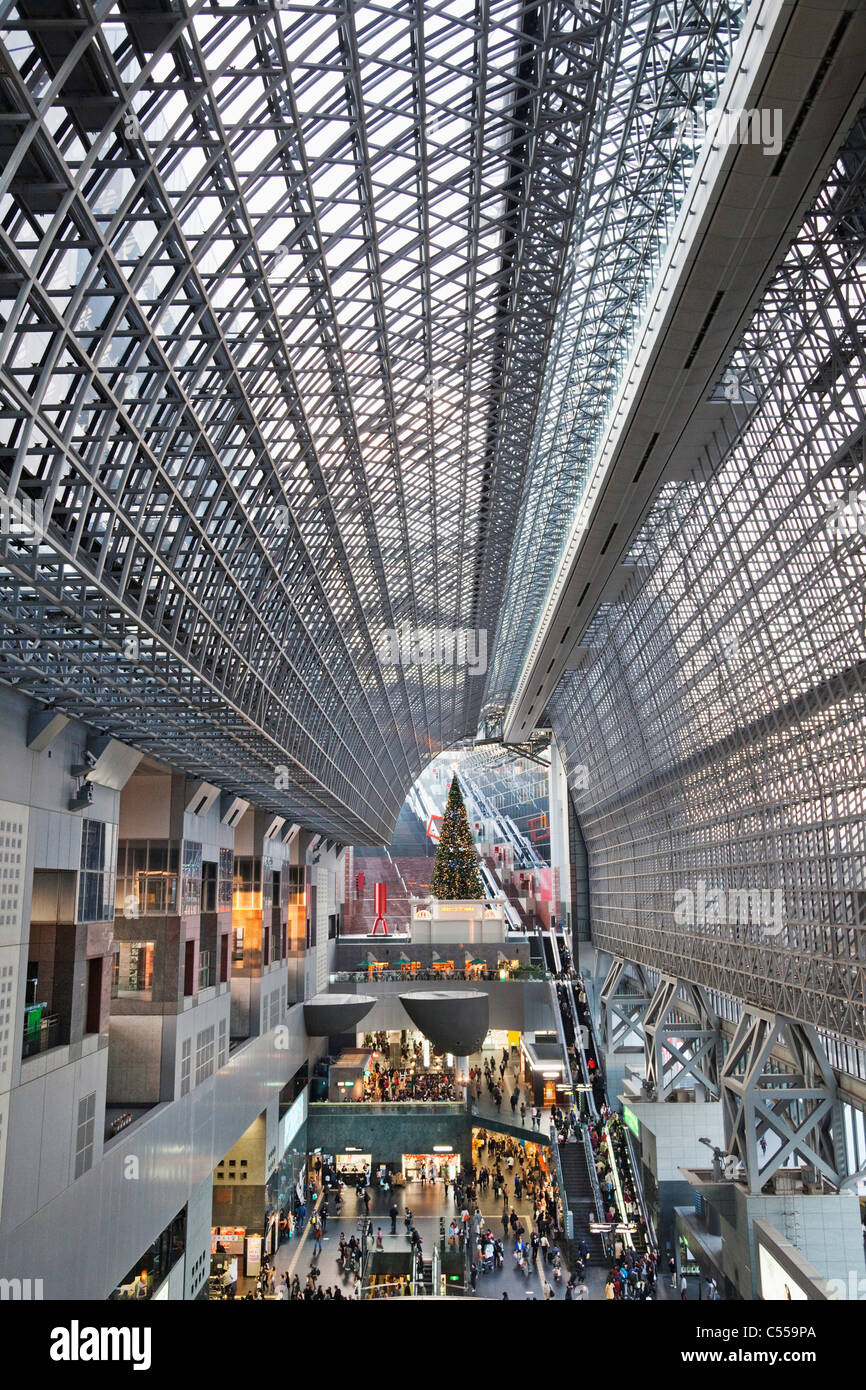 Innenräume von einem Bahnhof, Bahnhof JR Kyoto, Kyoto Prefecture, Kinki-Region, Honshu, Japan Stockfoto