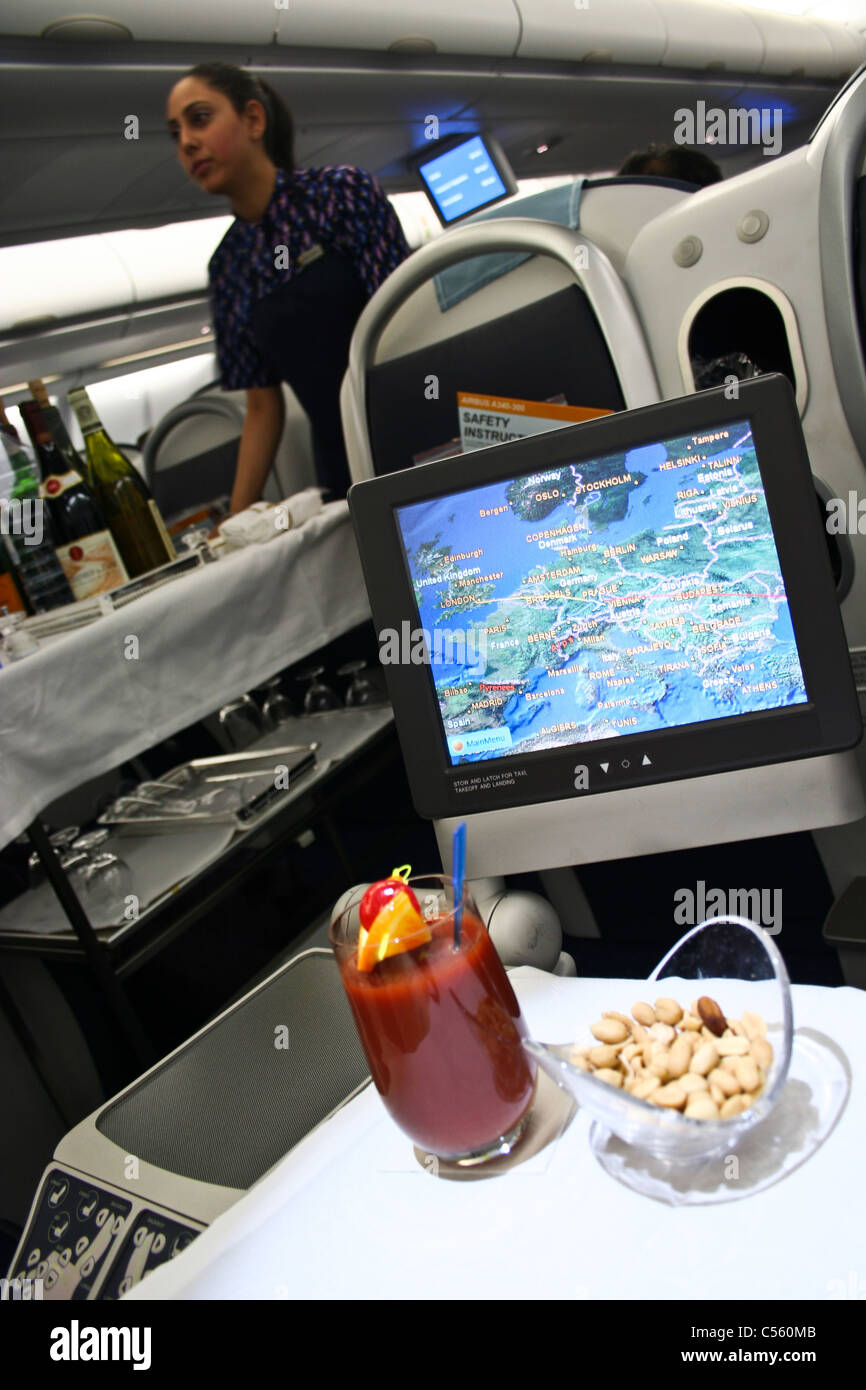 Jetairways First Class Airline Mahlzeit IFE Suppe Jetairways First Class Airline Mahlzeit IFE Suppe Flugzeug Flugzeuge Flugzeuge Mahlzeit Einstellung cha Stockfoto