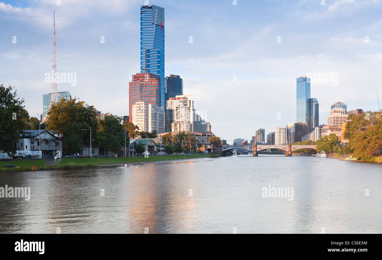 Blick über den Yarra River an der Universität Rowing Club Melbourne Stockfoto