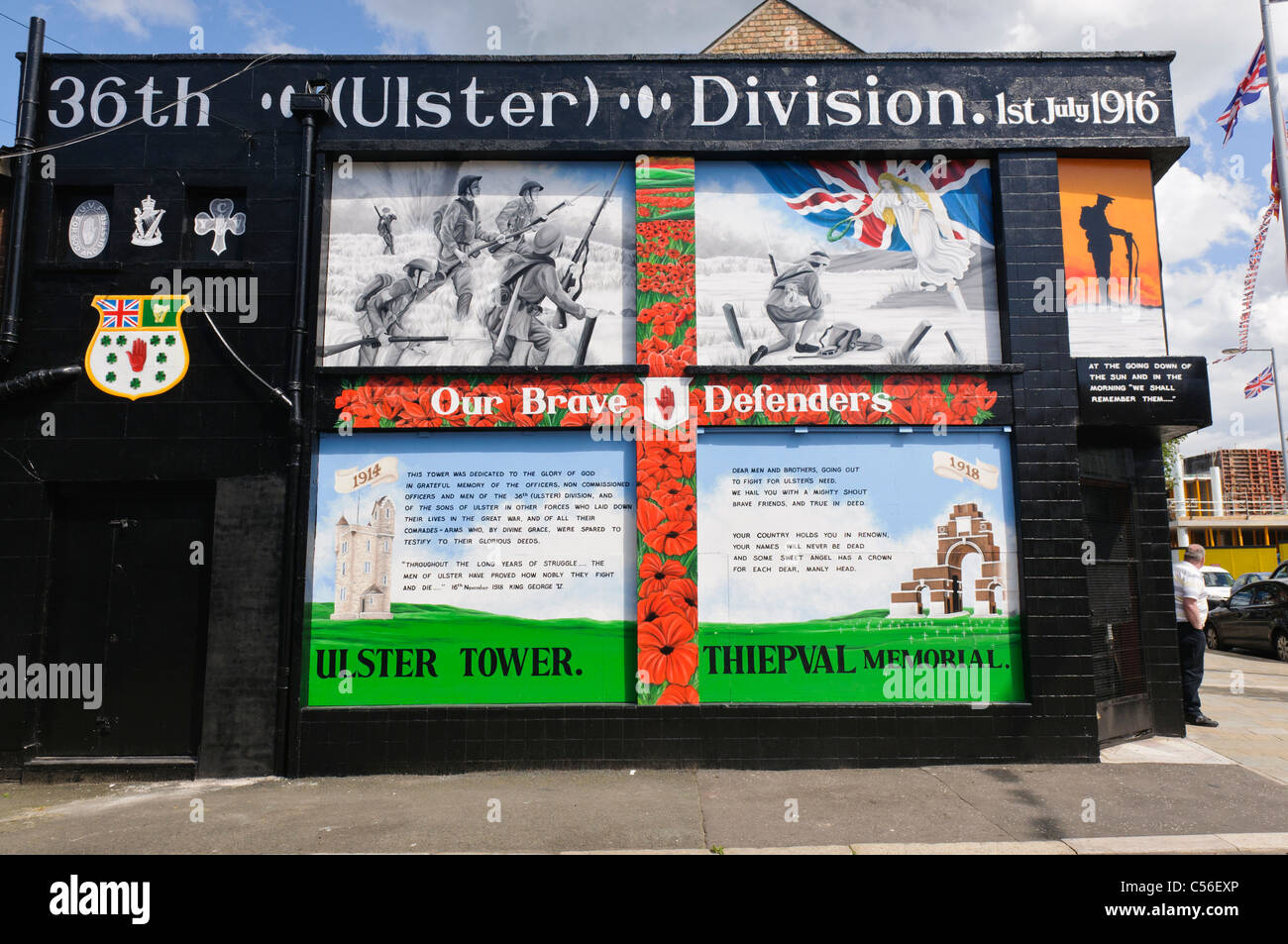 Wandbild in East Belfast zum Gedenken an die 36. Ulster Division, gebildet aus der Ulster Volunteer Force im Jahr 1914 Stockfoto