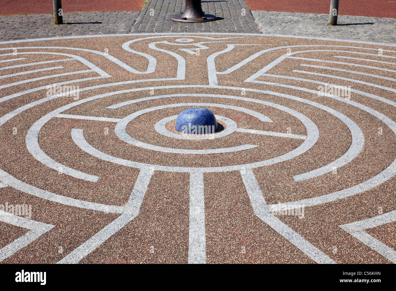 Morecambe, Lancashire, England, Vereinigtes Königreich, Großbritannien. Tern Projekt Labyrinth auf dem steinernen Steg Stockfoto