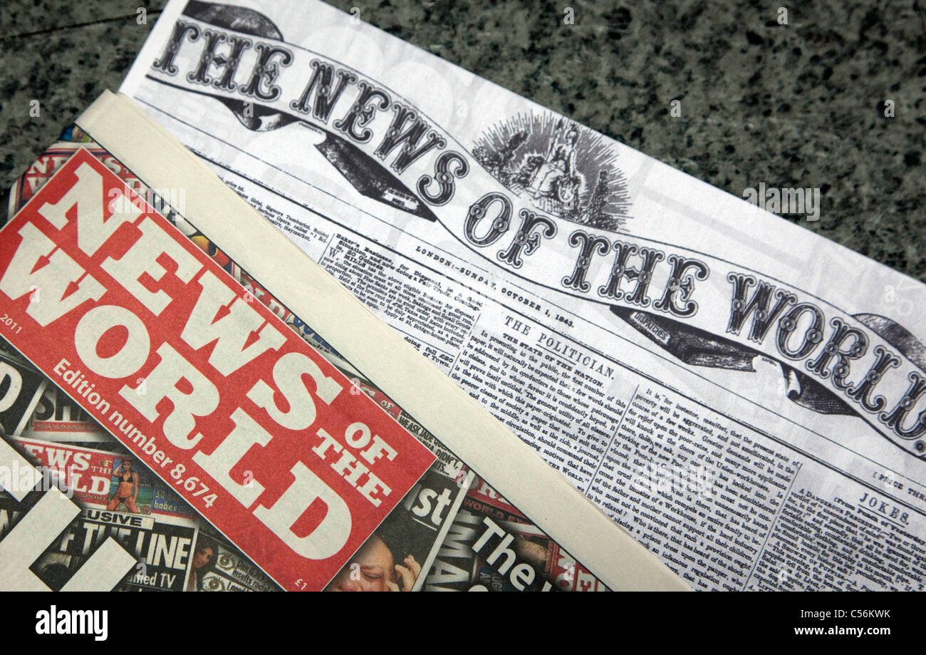 Letzte Ausgabe der News of the World Zeitung, London - mit Erstausgabe Stockfoto