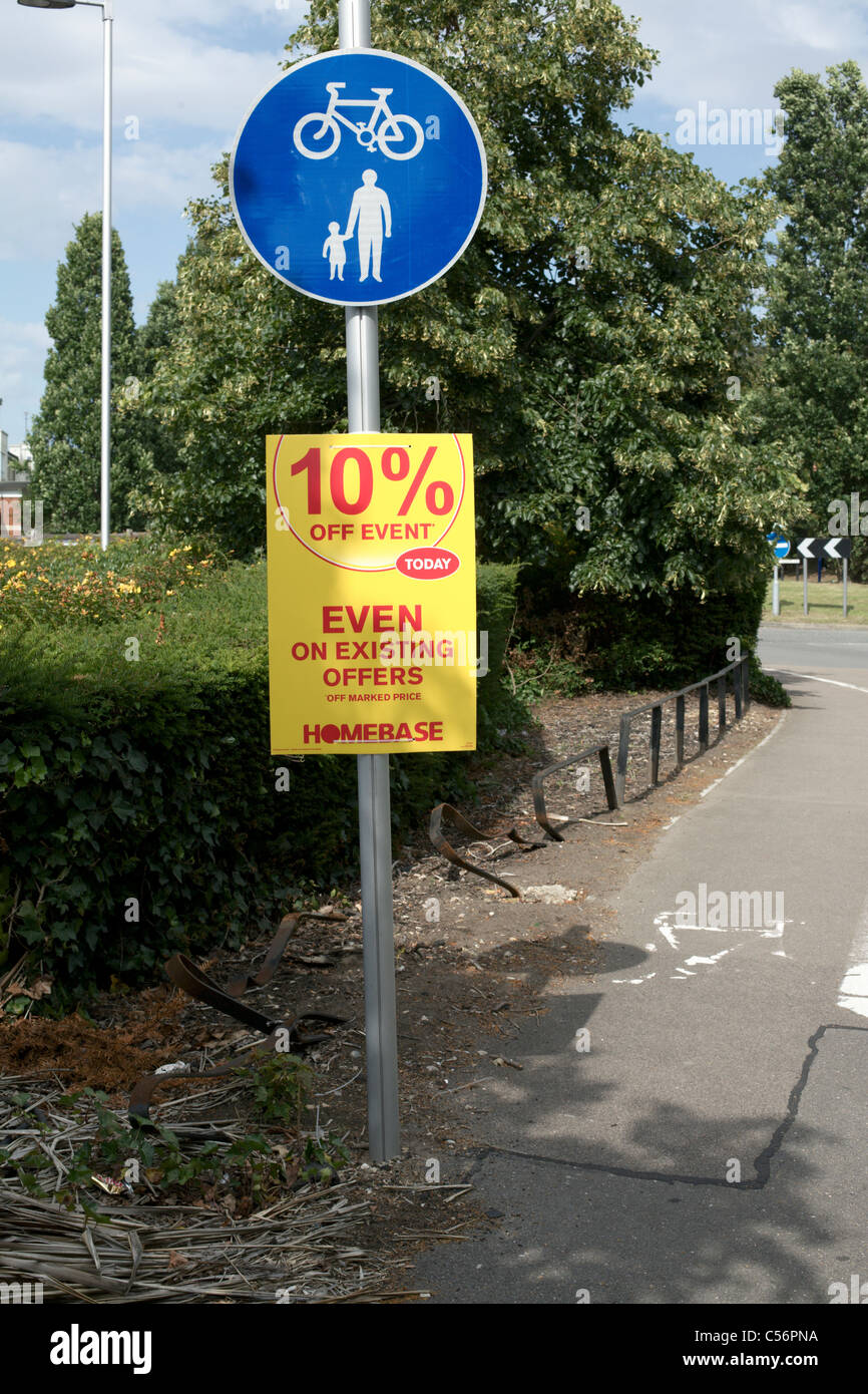 Außen Sainsbury Supermarkt Brookwood Woking Surrey England10 Prozent abmelden Stockfoto