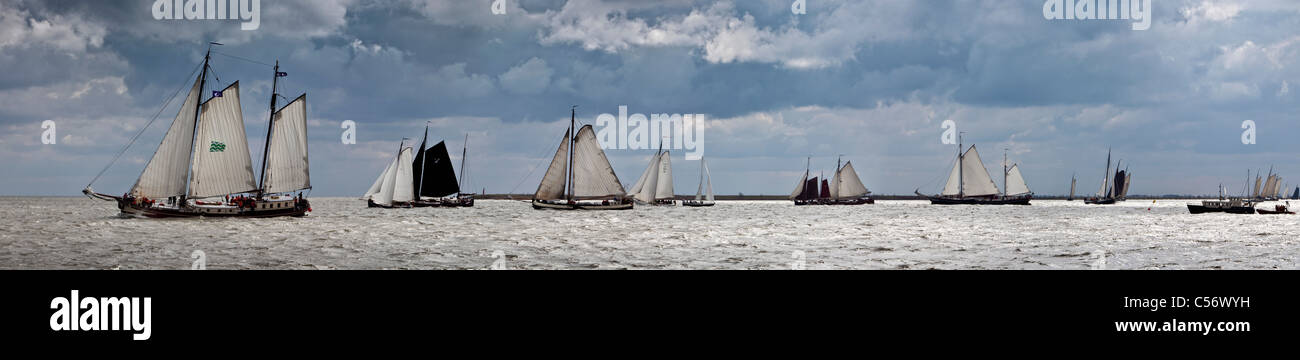 Die Niederlande, Volendam. Jährliche Rennen der traditionelle Segelschiffe namens Pieperrace. Stockfoto