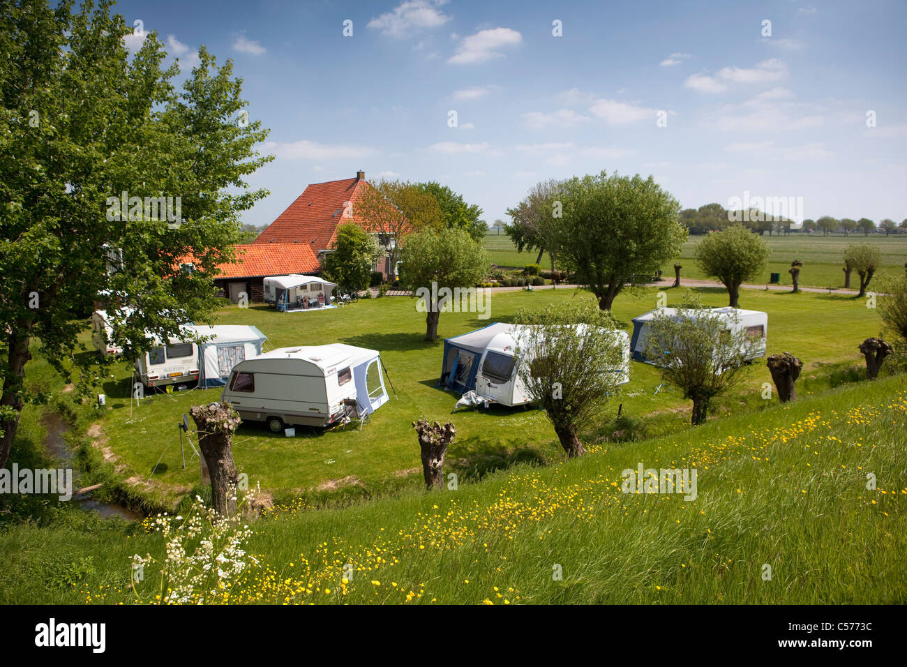 Die Niederlande, Baarlo in der Nähe von Blokzijl, Bauernhof wenig camping. Stockfoto