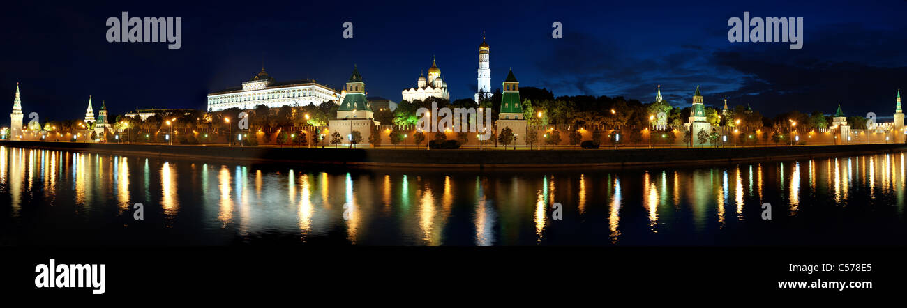 Panorama der Moskauer Kreml am Morgen Stockfoto