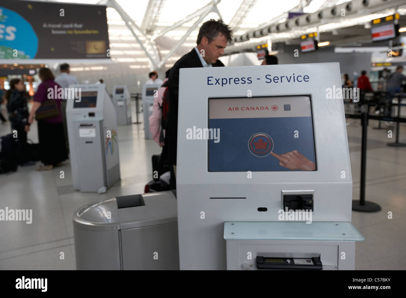 Air Canada automatische Express self-Service terminal AtToronto Pearson International Airport Ontario Canada einchecken Stockfoto