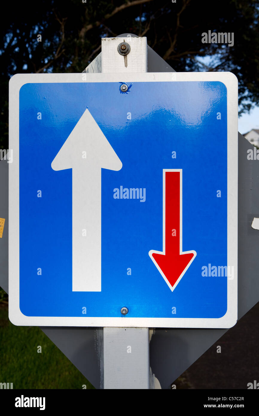 Verkehr Vorrang Schild, Auckland, New Zealand, Montag, 11. Juli 2011. Stockfoto