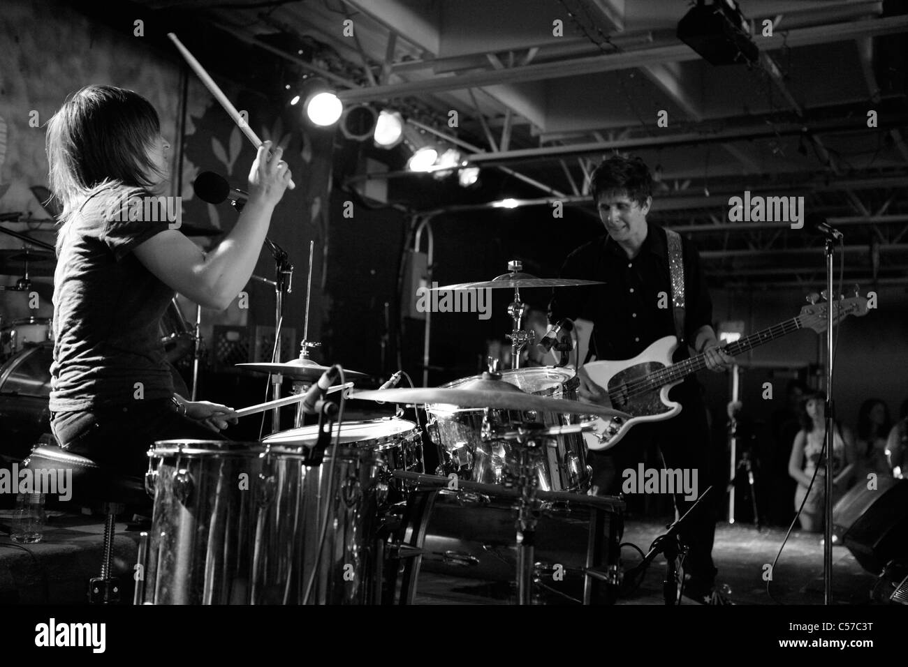 Straße Esser durchführen Freitag, 24. Juni 2011---lokale Showcase Plan-It-X-Festival in The Bishop in Bloomington, Indiana. Stockfoto