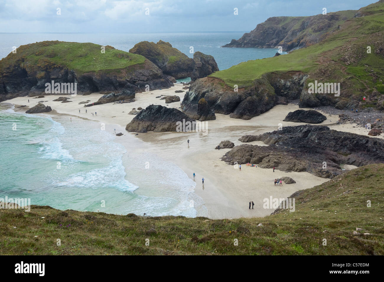 Sandstrand, an der Kynance Cove, The Lizard, Cornwall, UK. Stockfoto