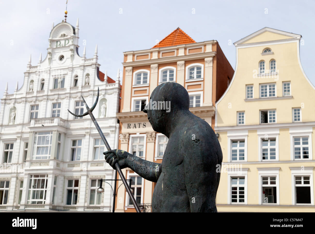Skulptur, neuen Rathaus Markt, Rostock, Deutschland Stockfoto