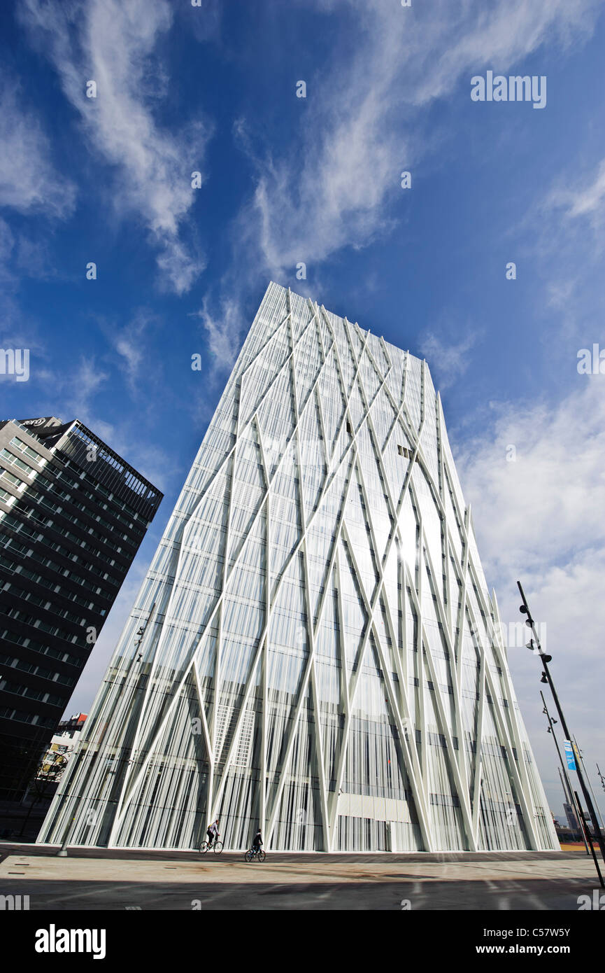 Ansicht eines modernen Gebäudes (Telefonica Headquarters) im Stadtteil Diagonal Mar, Barcelona, Spanien Stockfoto