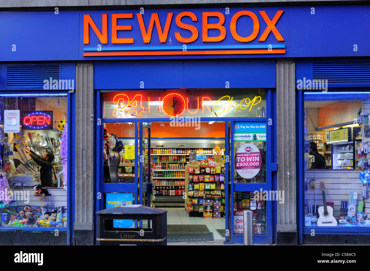 Kiosk-Shop auf A Street In Glasgow Schottland Stockfoto