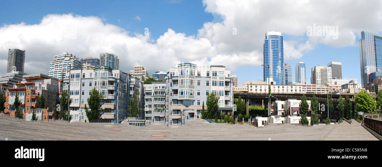 Skyline der Stadt von Gebäuden Innenstadt entlang der Pier mit einer großen Vielfalt von Gebäuden Stockfoto