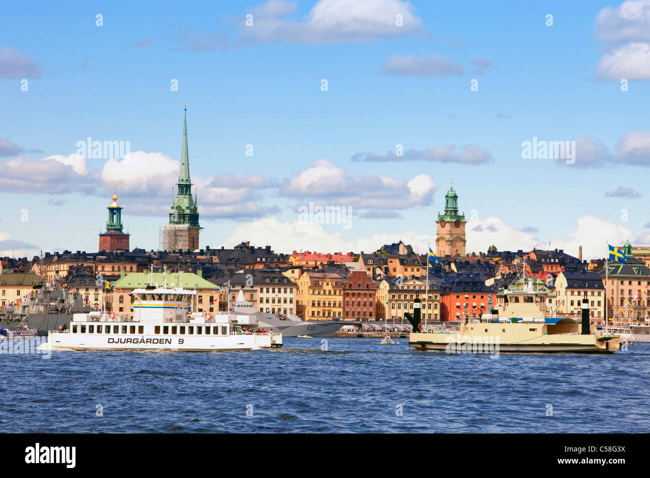 Boot, Boote, Städte, Stadt, Stadtansicht, Stadtansichten, Farben, Farben, Tag, tagsüber, Europa, Exterieur, Gamla Stan, Horizontal, Insel Stockfoto