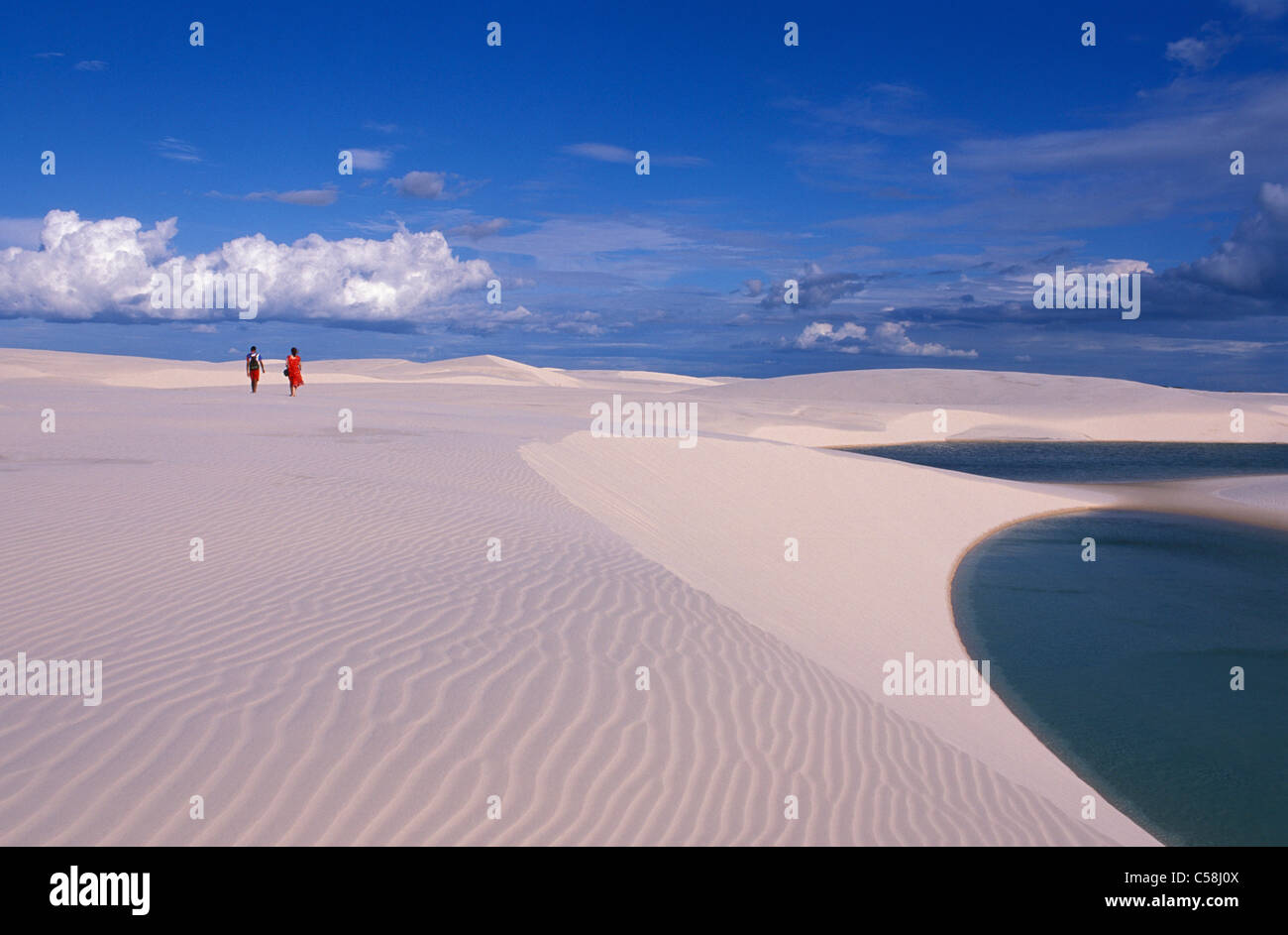 Sanddünen, Parc Nacional Dos Lencois, in der Nähe von Lagunen, Maranhao, Brasilien, Südamerika, Fluss, Touristen Stockfoto