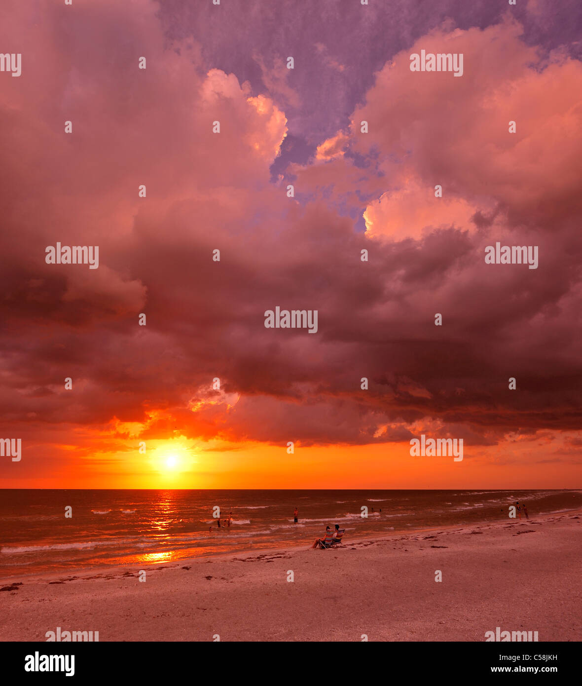 Wolken, Sand, Strand, Sonnenuntergang, bunte, sky, Fort De Soto, Staatspark, St. Petersburg, Florida, USA, USA, Amerika, natu Stockfoto