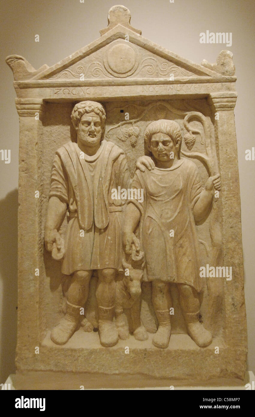 Funerary Stele von Landwirten, Zosas und Nostimos von Milet. 2. Jahrhundert. Marathon-Museum. Griechenland. Stockfoto