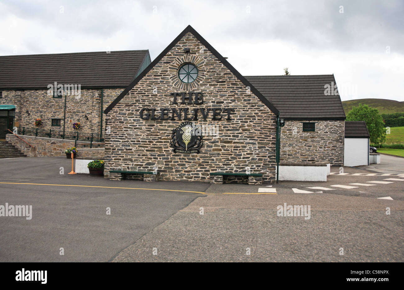 Das Besucherzentrum und Probierstube bei Glenlivet Distillery, Moray, Schottland, Großbritannien. Stockfoto