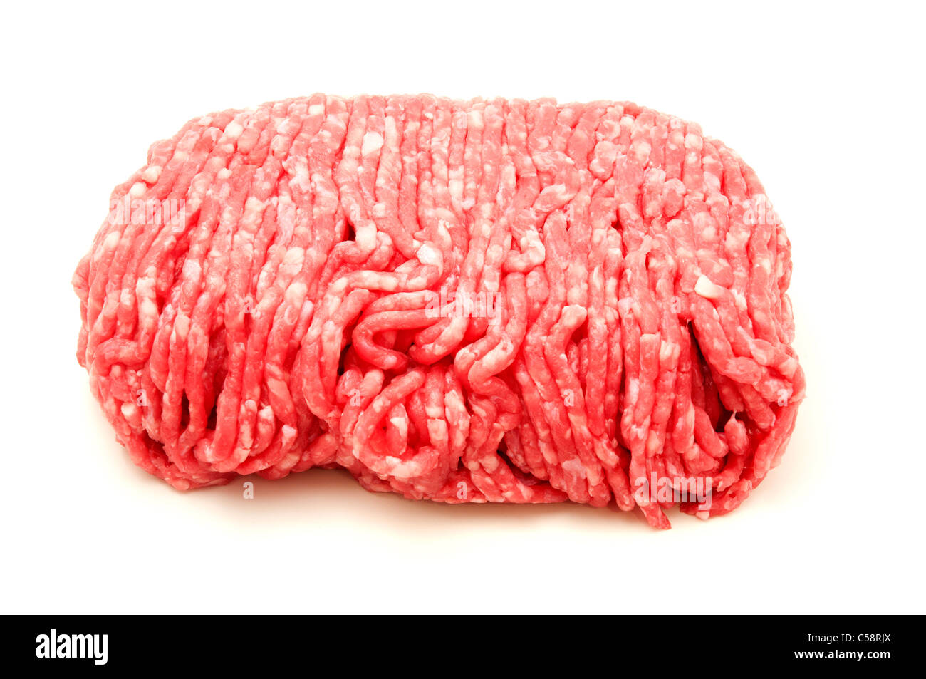 Rohes Rindfleisch Hackfleisch auf weißem Hintergrund Stockfoto