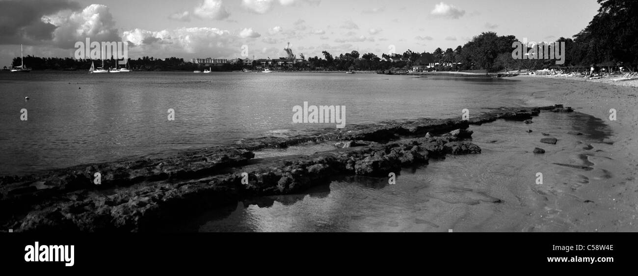 Maritim Hotel Balaclava Mauritius Fels-Pools am Strand Stockfoto