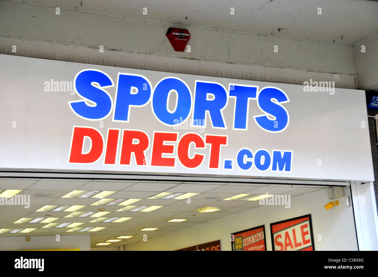 Sport Direct Sport Kleidung Fußball Trainer Freizeitkleidung Stockfoto