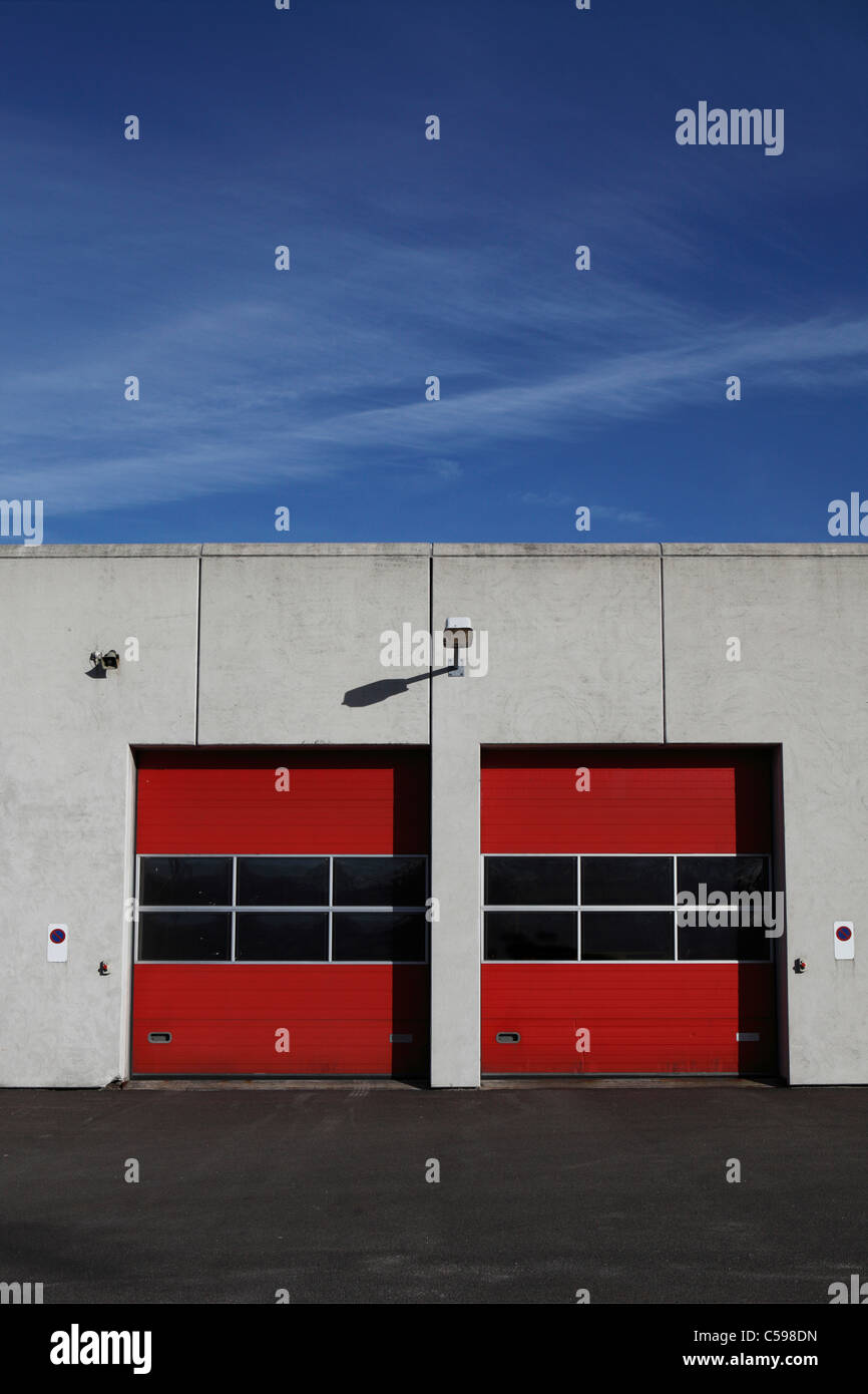 Automatische Garagentore Stockfoto