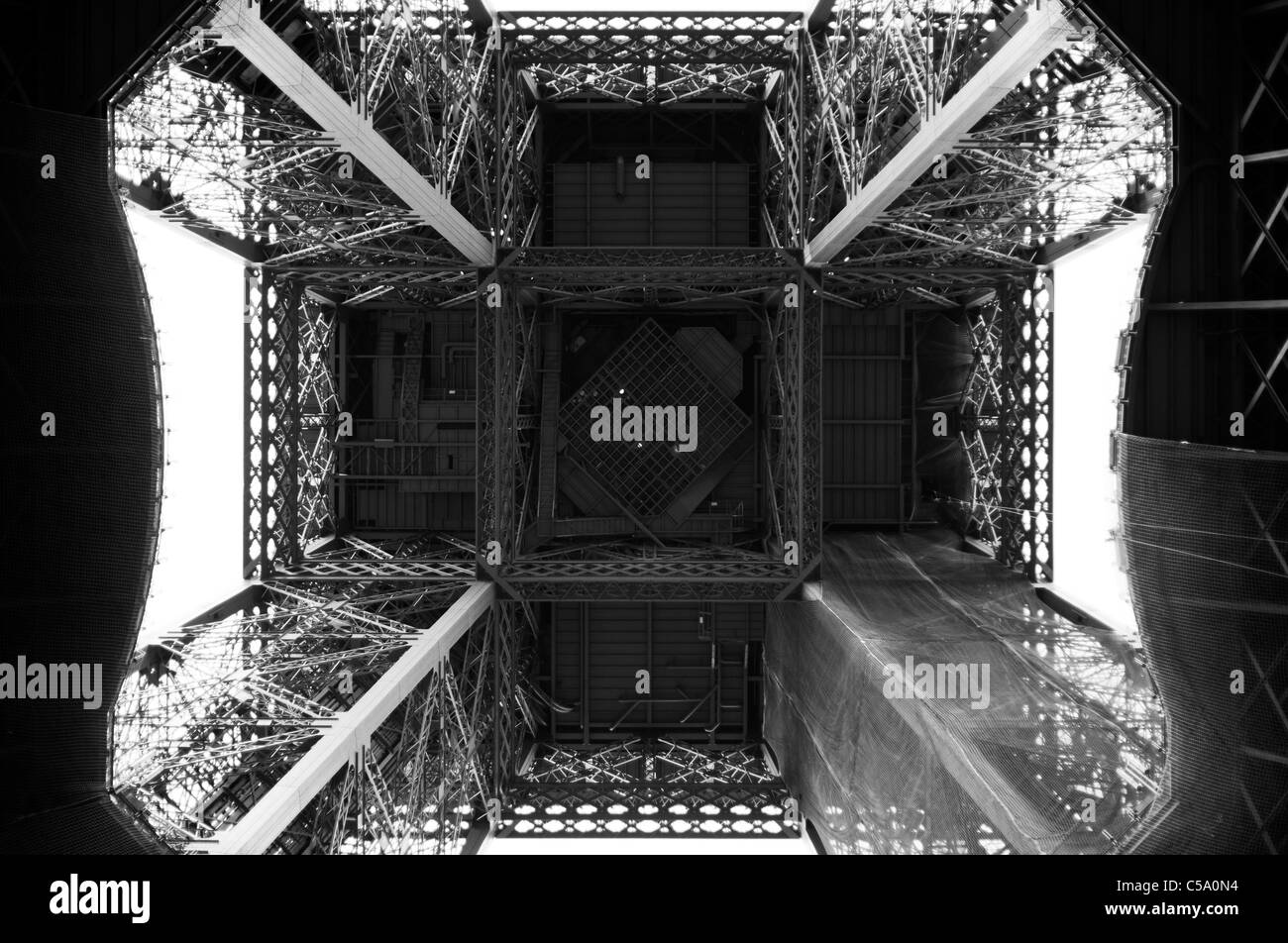 Tour Eiffel von unten. Paris. Frankreich Stockfoto