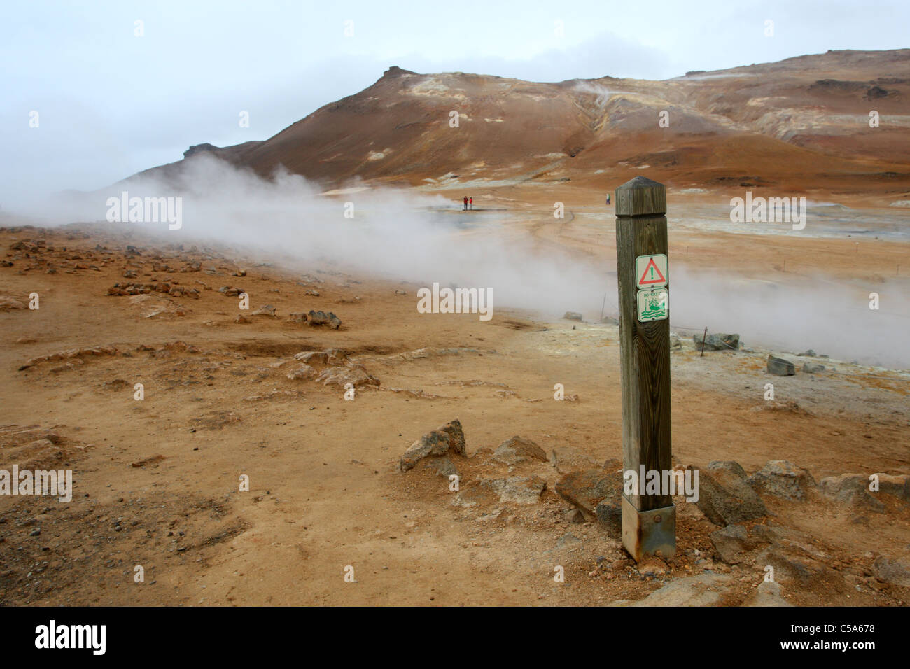 Warnzeichen bei Geothermie Nähe See Myvatn, Nordosten, Island Stockfoto