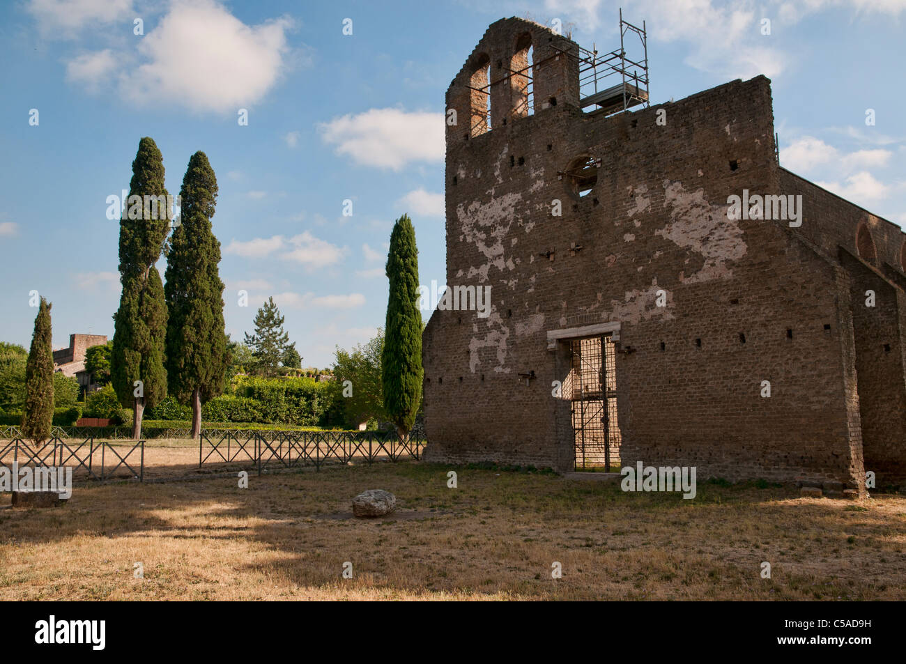 Erfassen der alten Straße von Rom namens Appia Antica Stockfoto