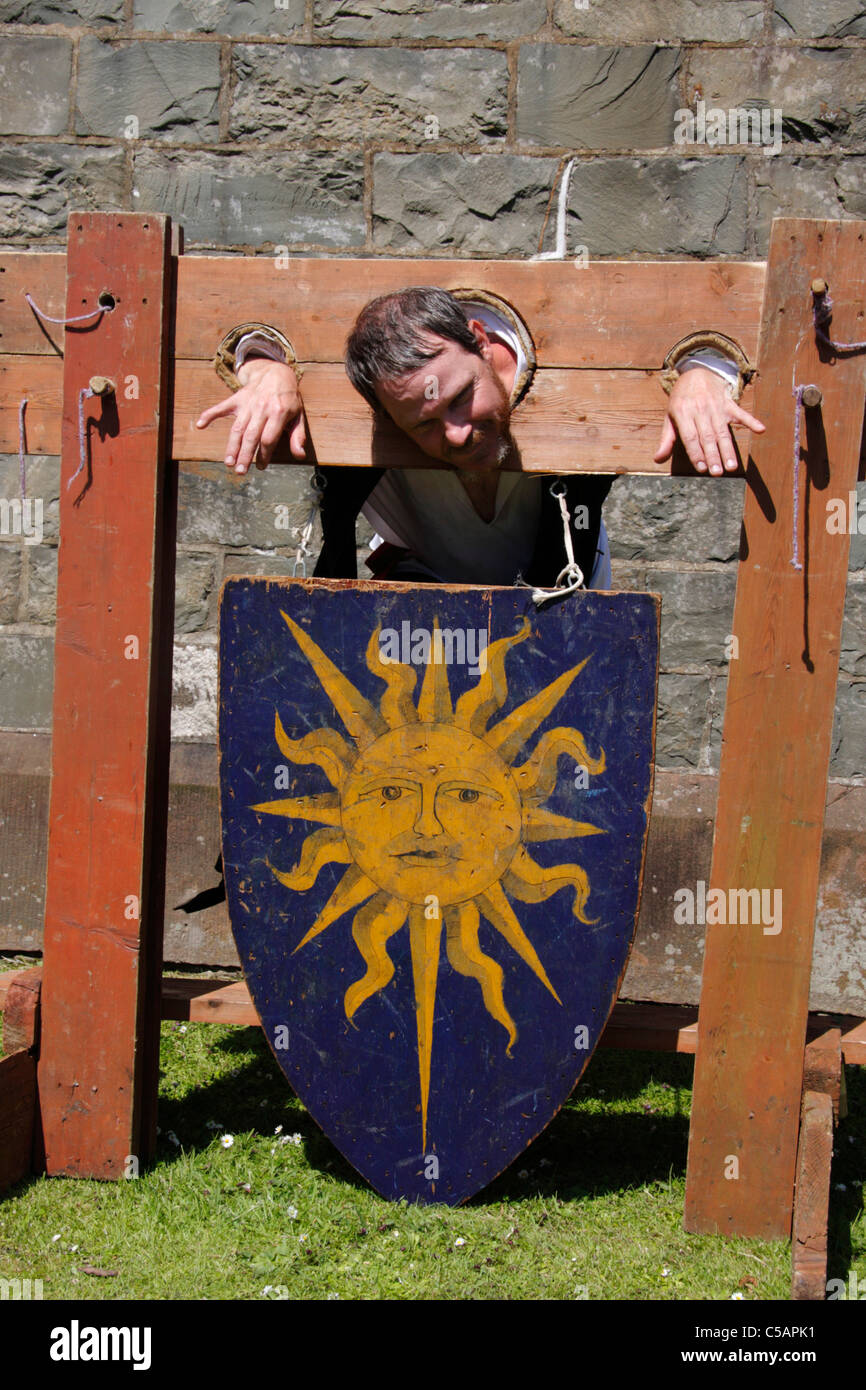 Mann in mittelalterlichen Kostümen in Aktien Stockfoto