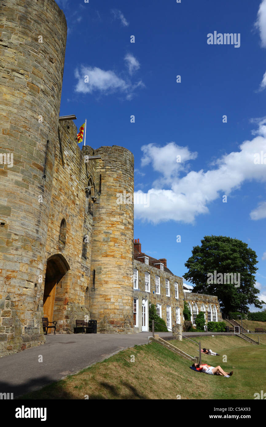 Haupttwine Torhaus von Tonbridge Castle, Kent, England Stockfoto