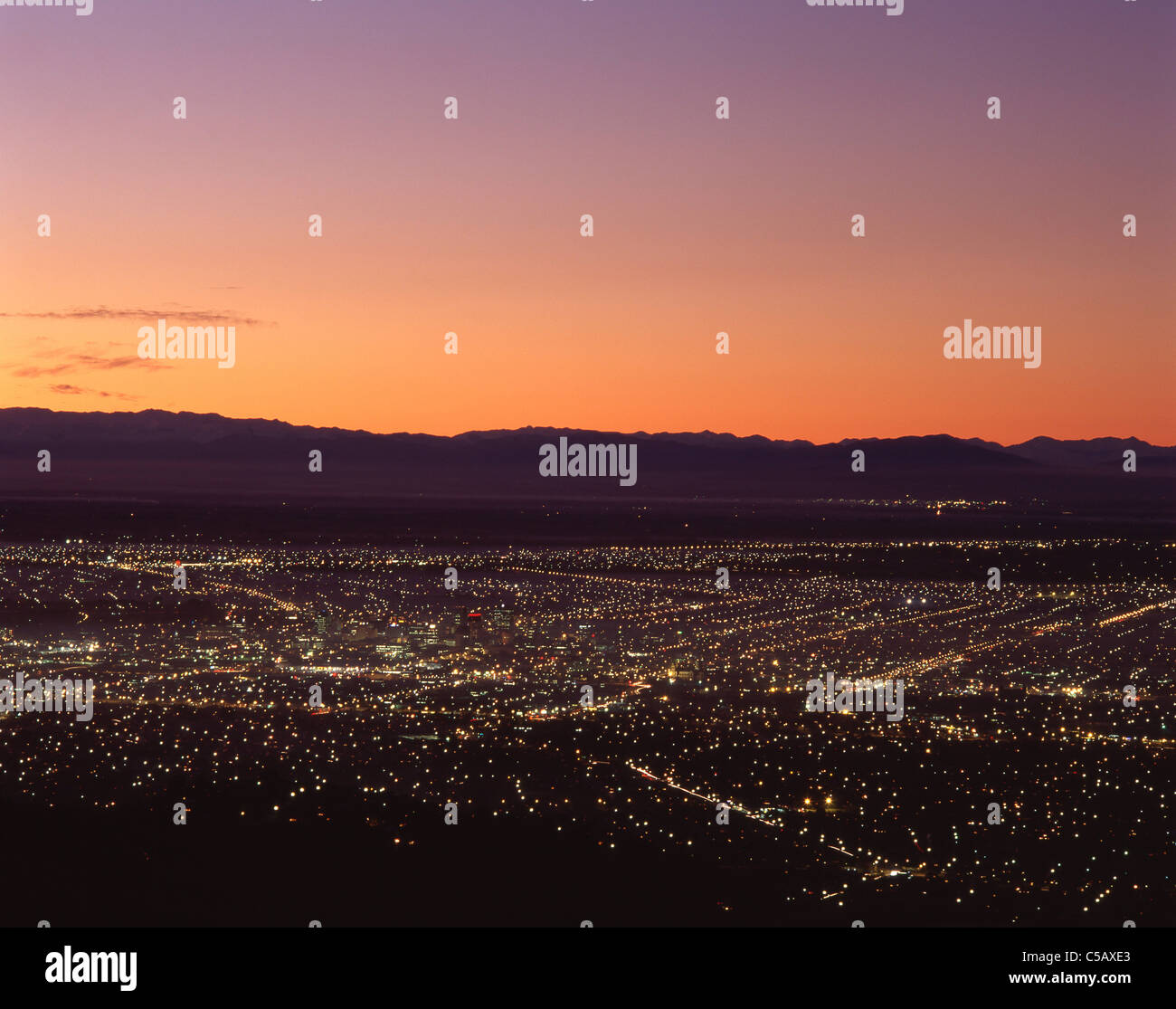 Stadt bei Sonnenuntergang vom Port Hills, Christchurch, Region Canterbury, Südinsel, Neuseeland Stockfoto