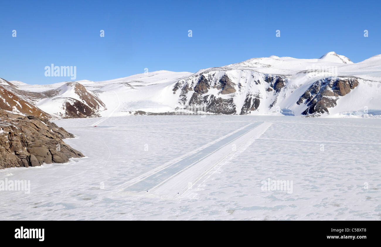 Meer Eis Start-und Landebahn am Mario Zucchelli Station Terra Nova Bay Ross Sea Antarctica Stockfoto