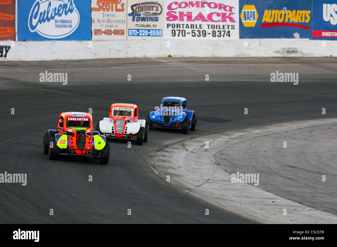 Denver, CO - Chris Eggleston runden Kurve vier in seinen Legenden Rennwagen auf dem Colorado National Speedway Stockfoto