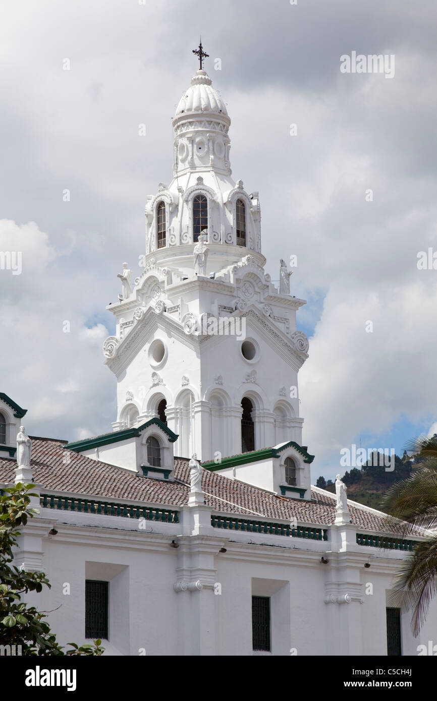 Historische Kathedrale der schöne Turm von Quito, Quito, Ecuador Stockfoto