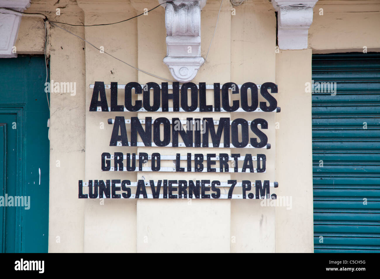 Anonyme Alkoholiker melden Sie in Quito, Ecuador Stockfoto