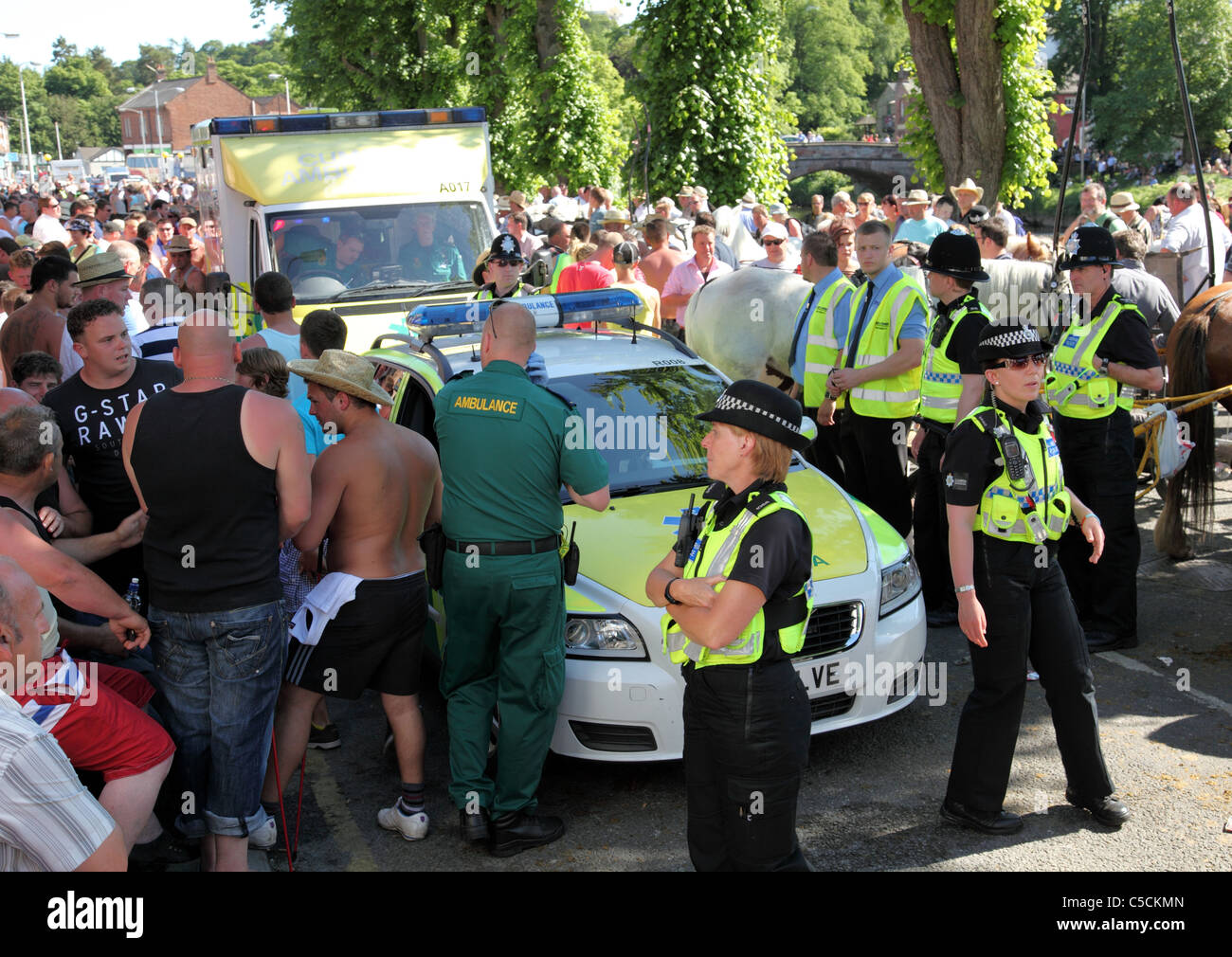 Die Rettungsdienste an einen Vorfall auf der Appleby Horse Fair in Appleby In Westmorland, Cumbria, England, UK Stockfoto