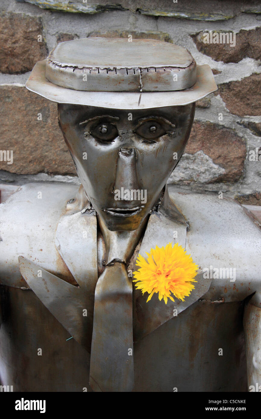 Blechmann-Skulptur auf dem Display in Kunst und Handwerk Trail, Kirkcudbright, Scotland Stockfoto