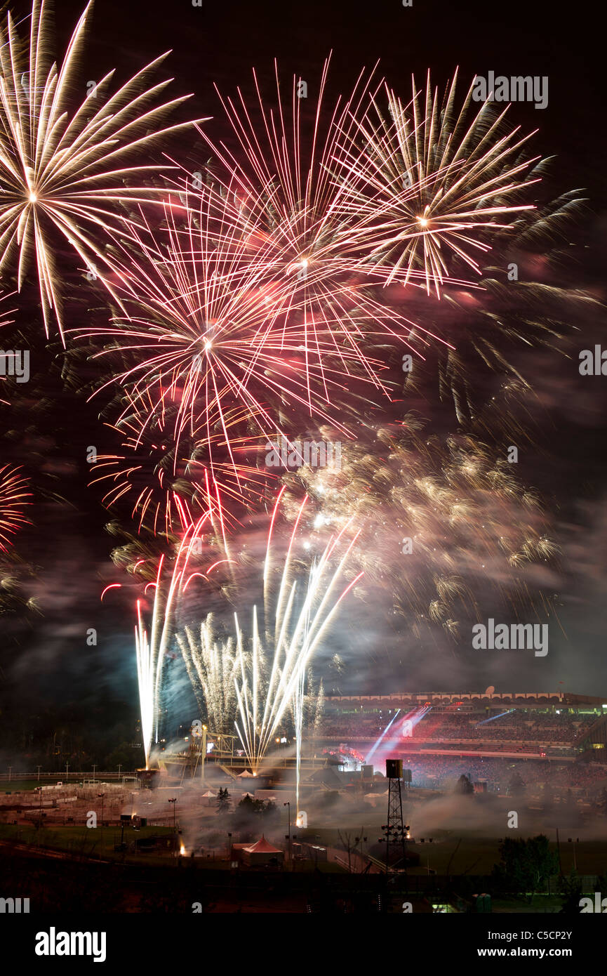 Feuerwerk bei der Calgary Stampede Tribüne Stockfoto