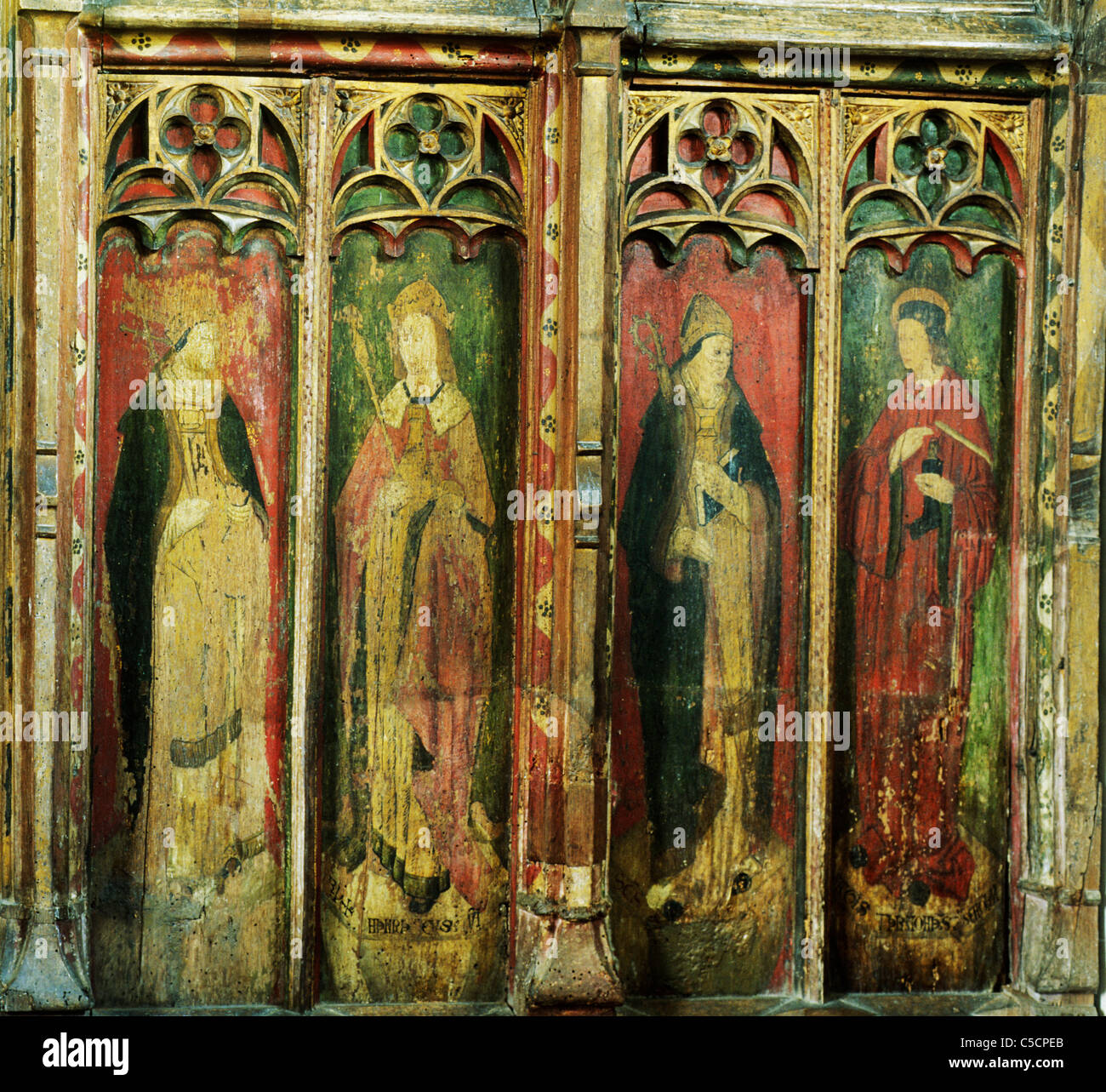Gateley, Norfolk, Lettner mit 4 gemalt männliche Figuren, 15. Jahrhundert, St. Louis, König Henry 6., St. Augustine, 15. Jahrhundert Stockfoto Gateley, Norfolk, Lettner mit 4 gemalt männliche Figuren, 15. Jahrhundert, St. Louis, König Henry 6., St. Augustine, 15. Jahrhundert Stockfoto