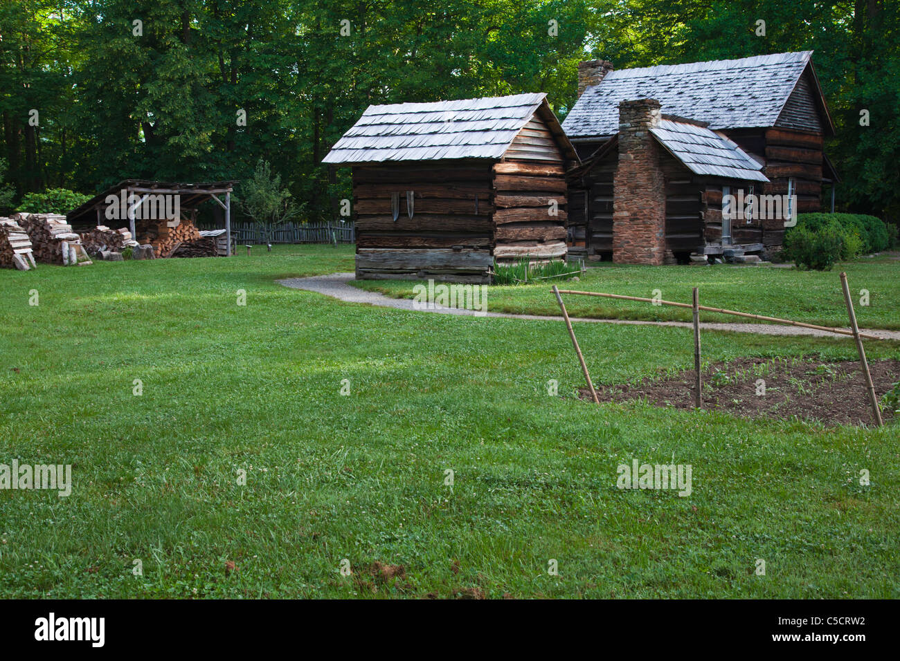 Historischen Wirtschaftsgebäuden am Berg Bauernhof Museum in Great Smoky Mountains National Park. Stockfoto