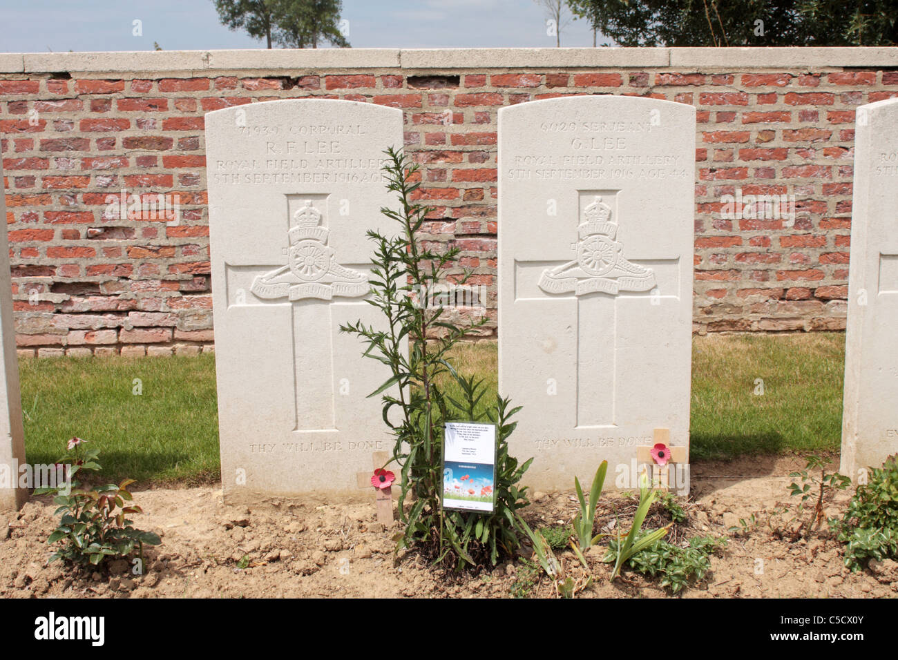 Gräber von Vater und Sohn getötet am selben Tag in die gleiche Aktion während der Schlacht an der Somme WW1 Stockfoto