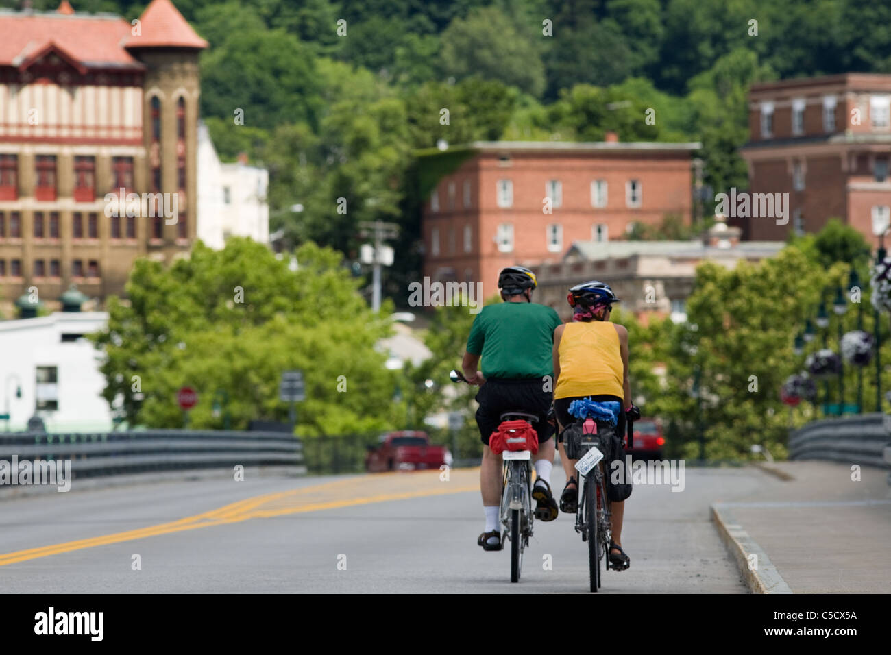 Radfahren in Little Falls, den Erie Canal Bike Radtour, Mohawk Valley, New York State, USA Stockfoto
