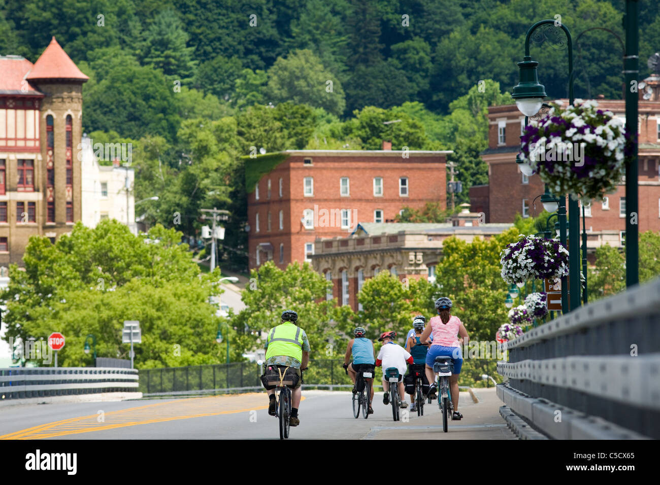 Radfahren in Little Falls, den Erie Canal Bike Radtour, Mohawk Valley, New York State, USA Stockfoto