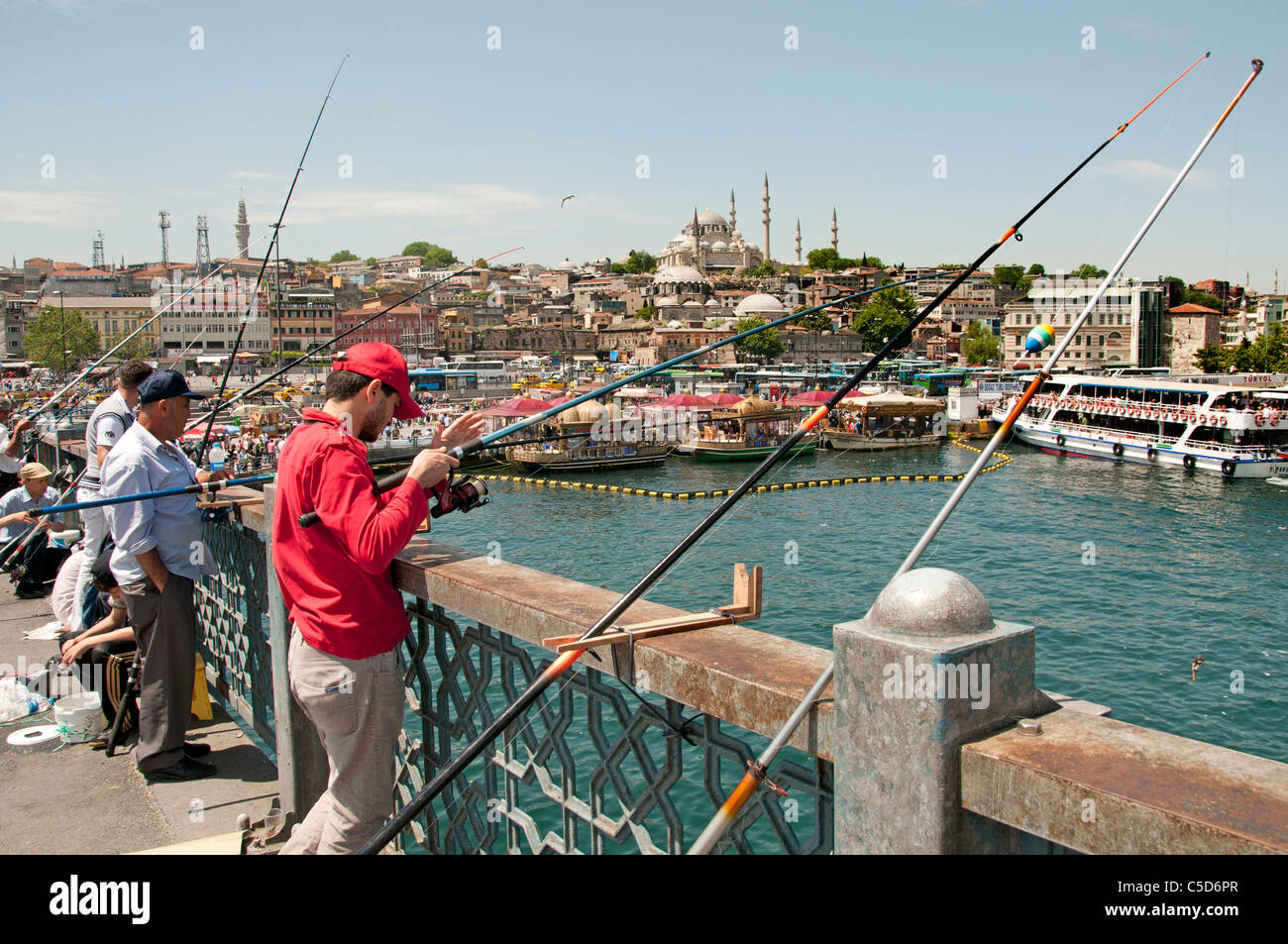 Istanbul Türkei Galata-Brücke Golden Horn Stockfoto