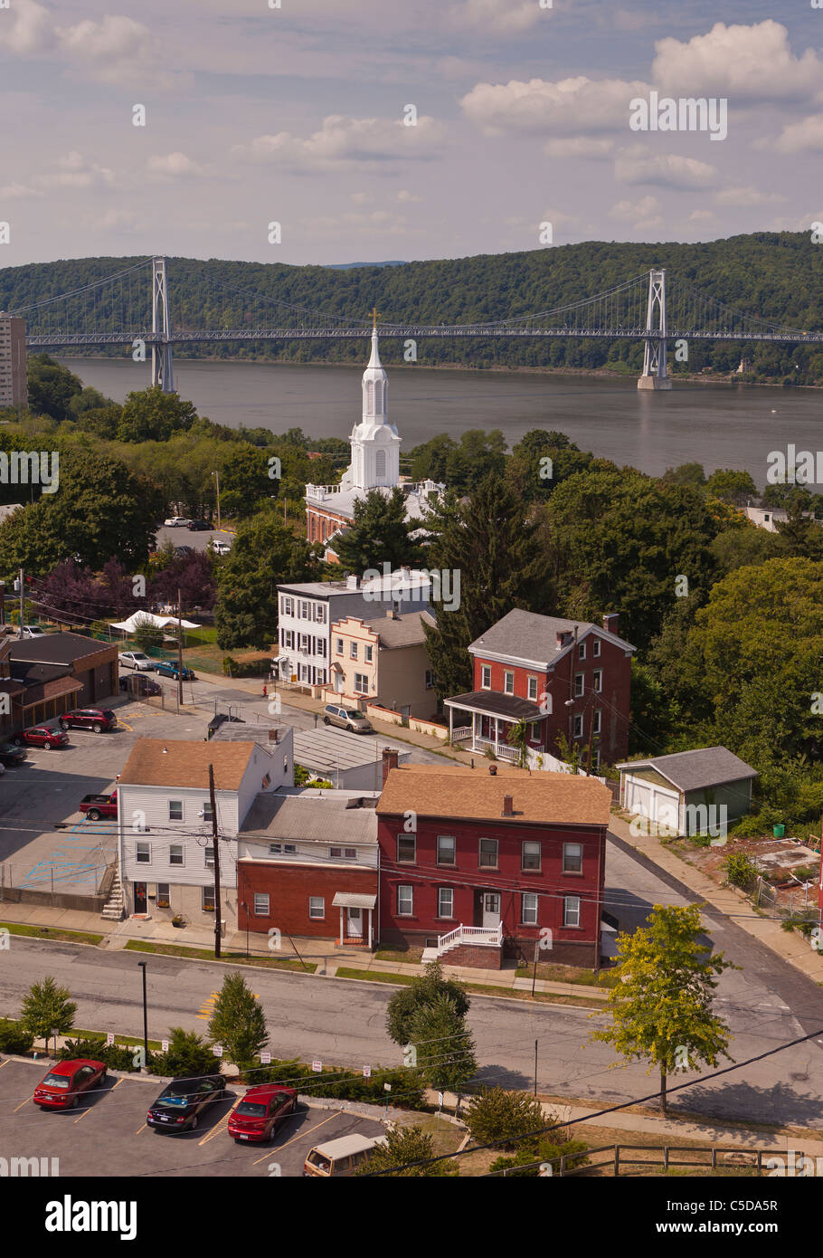 POUGHKEEPSIE, NEW YORK, USA - Ansicht von Poughkeepsie, mit Mid-Hudson Bridge hinten. Stockfoto