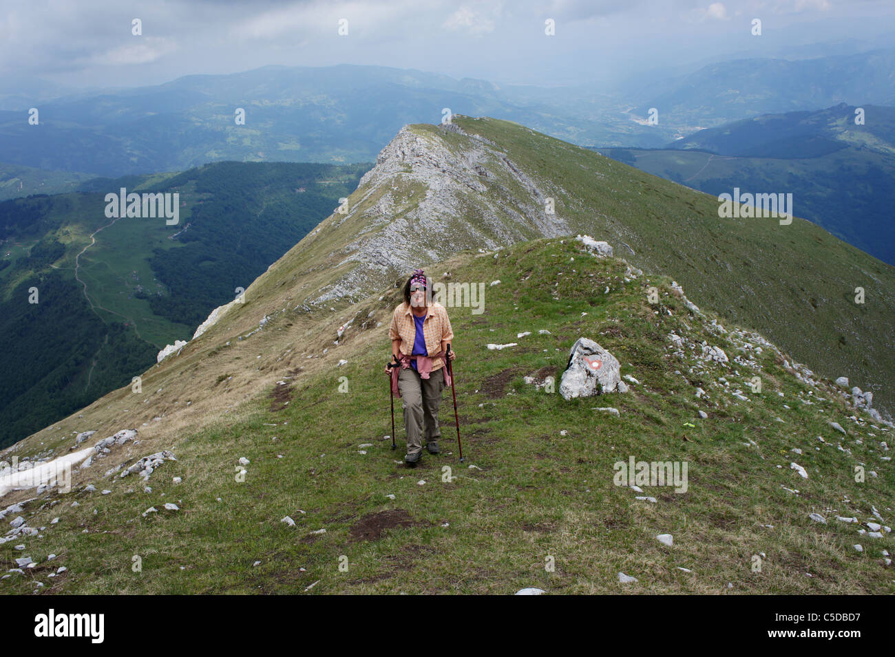 Wandern bis Kom Vasojevicki, Komovi Gebirge, Montenegro Stockfoto