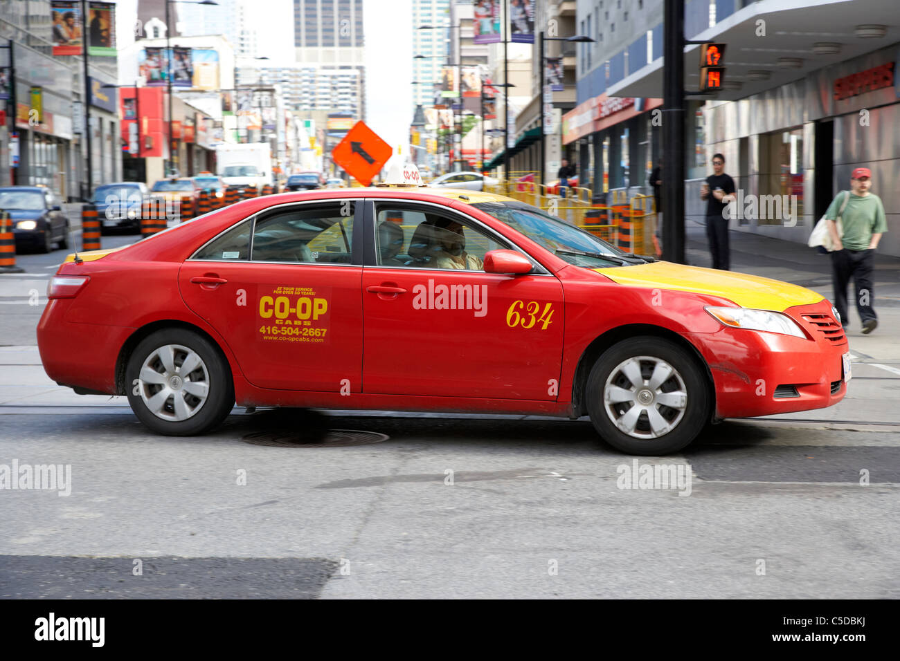 Rotes Zentrum von Co-op-cab Toronto Ontario Kanada Stockfoto