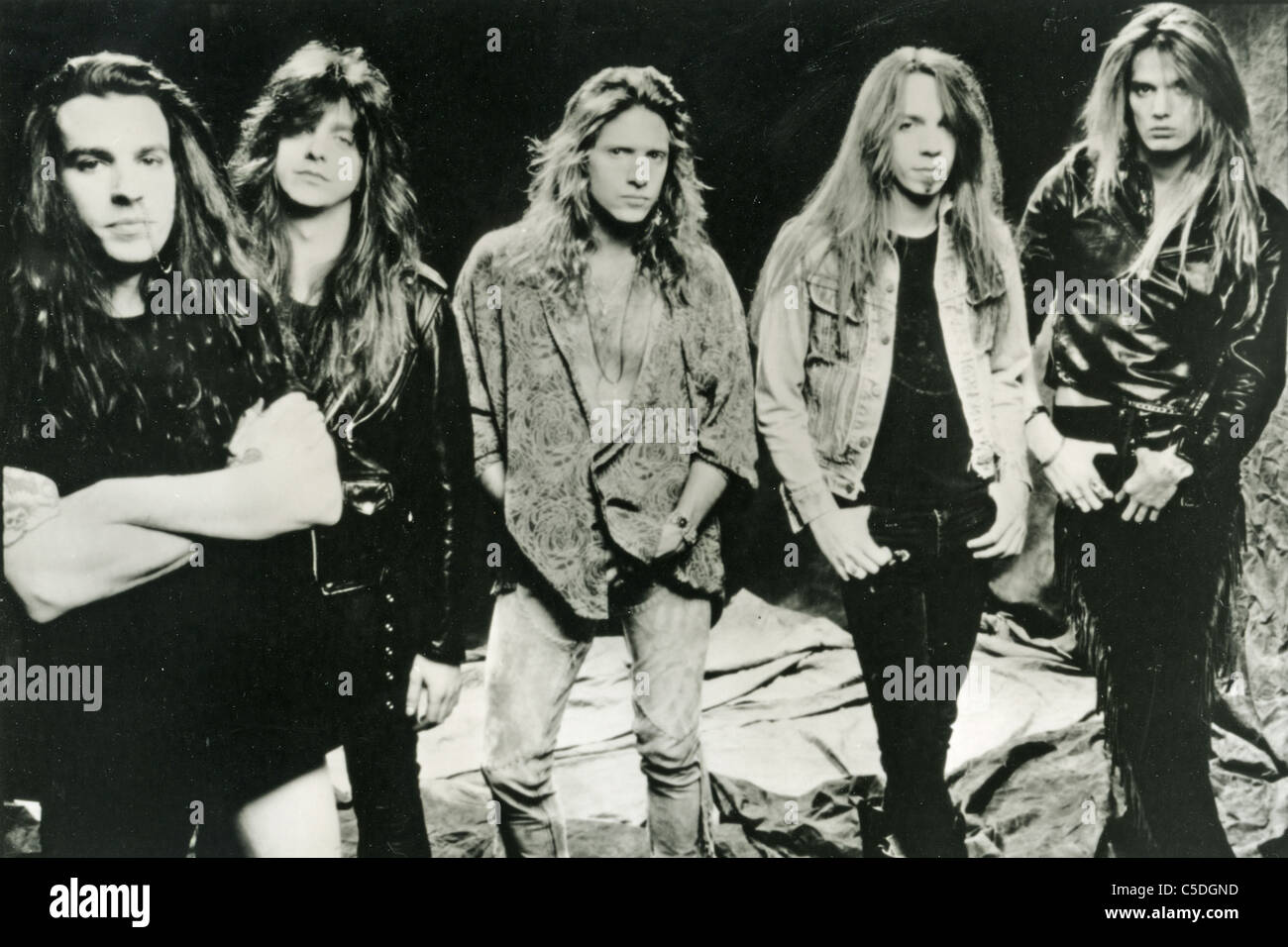 SKID ROW-Promo-Foto von US-Heavy-Metal-Gruppe aus l: Rachel Bolan, Dave Sabo, Rob Affuso, Scotti Hill, Sebastian Bach Stockfoto